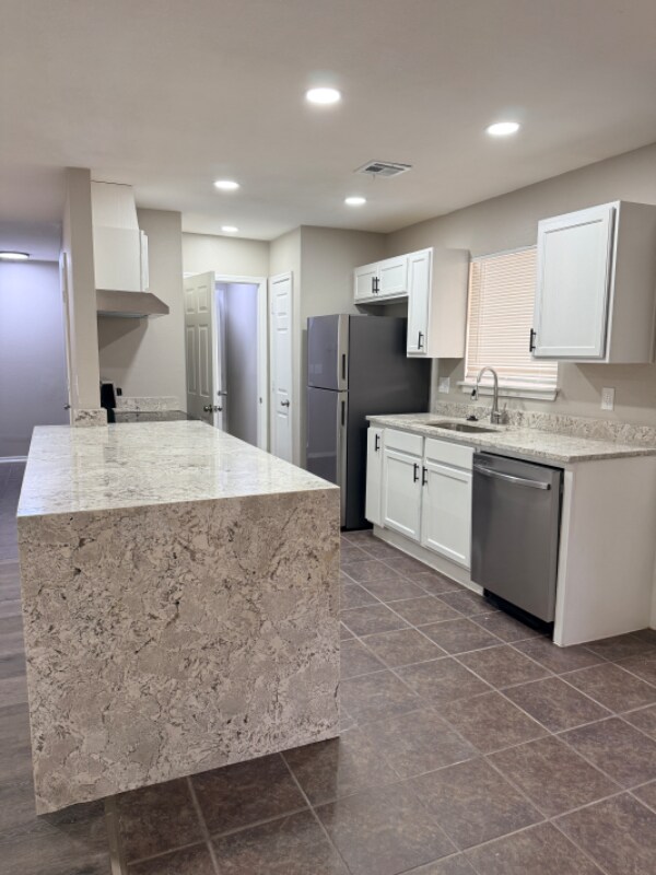 Building Photo - 6128 S Madison Pl