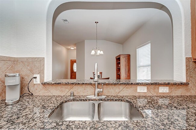 Building Photo - 23815 S Newport Bend