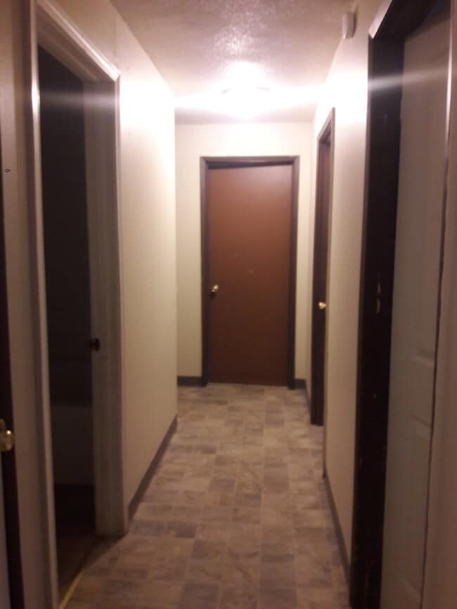 Building Photo - Pasco 4-Plex Apartment Close to Schools & ...