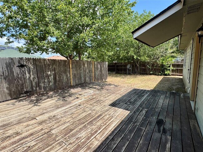 Building Photo - 109 Segovia Way