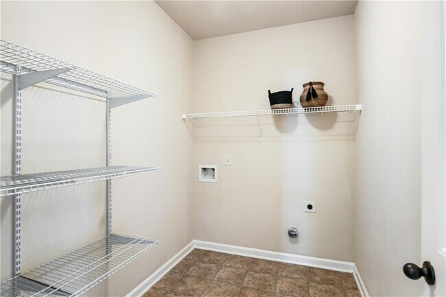 Building Photo - 6135 Formosa Ln