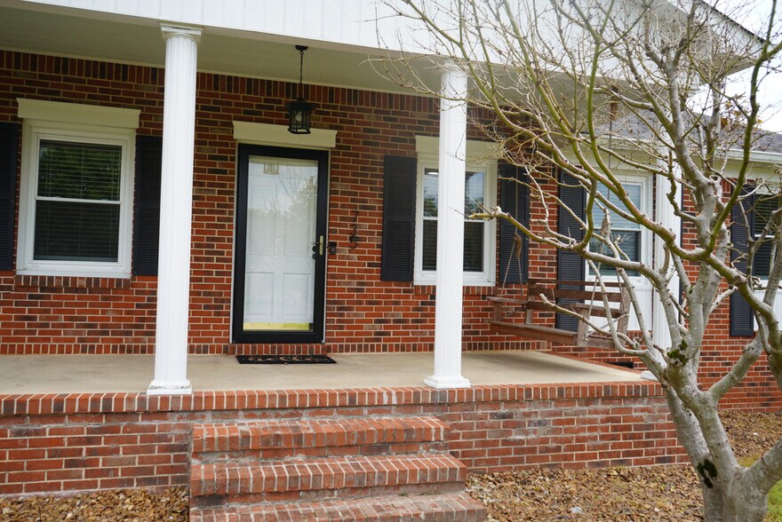 Building Photo - 735 Fisk Rd