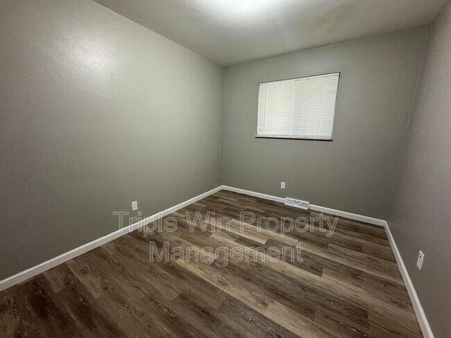 Building Photo - 11930 N Ranch Dr