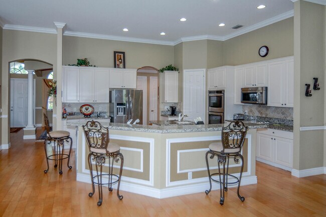 Building Photo - 4676 Manderly Dr