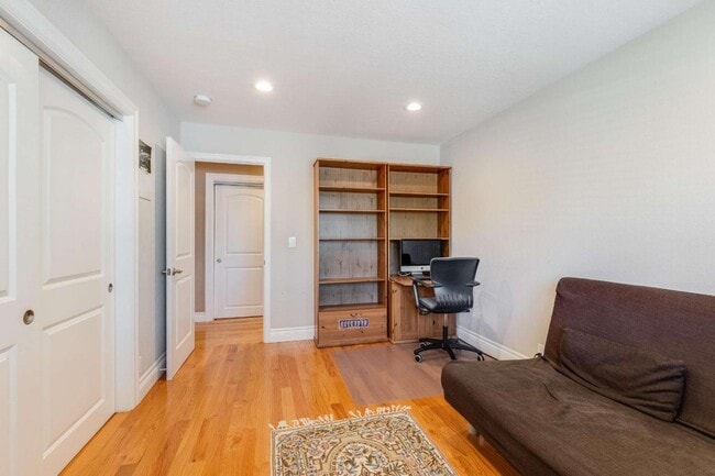 Building Photo - 12371 Saraglen Dr