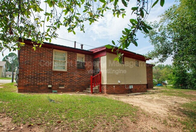 Building Photo - 1105 Stephens St