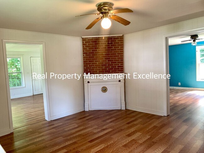 Building Photo - Historical Home, 2 Bed, In Downtown Wake Forest, Available Now!