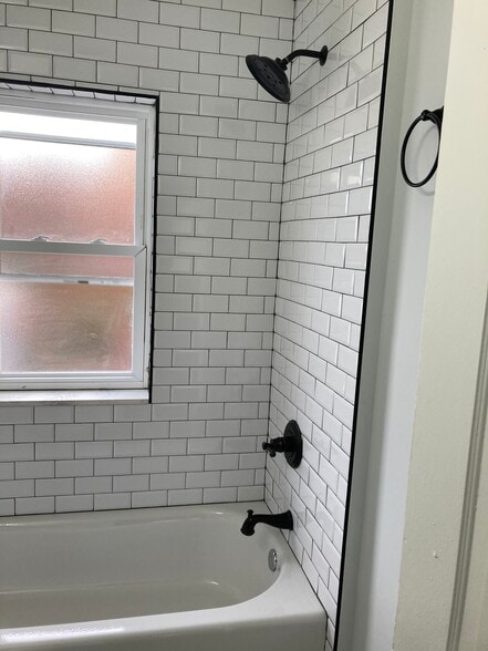 Building Photo - 2515 Frankford Ave