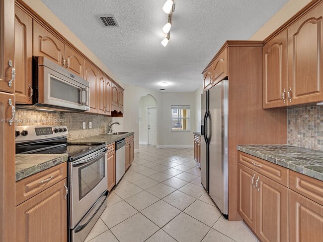 Building Photo - 16879 SW 1st Manor