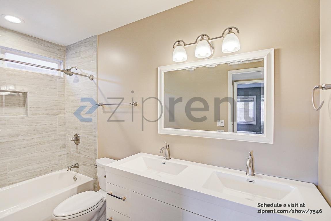 Building Photo - 770 Silver Cloud St