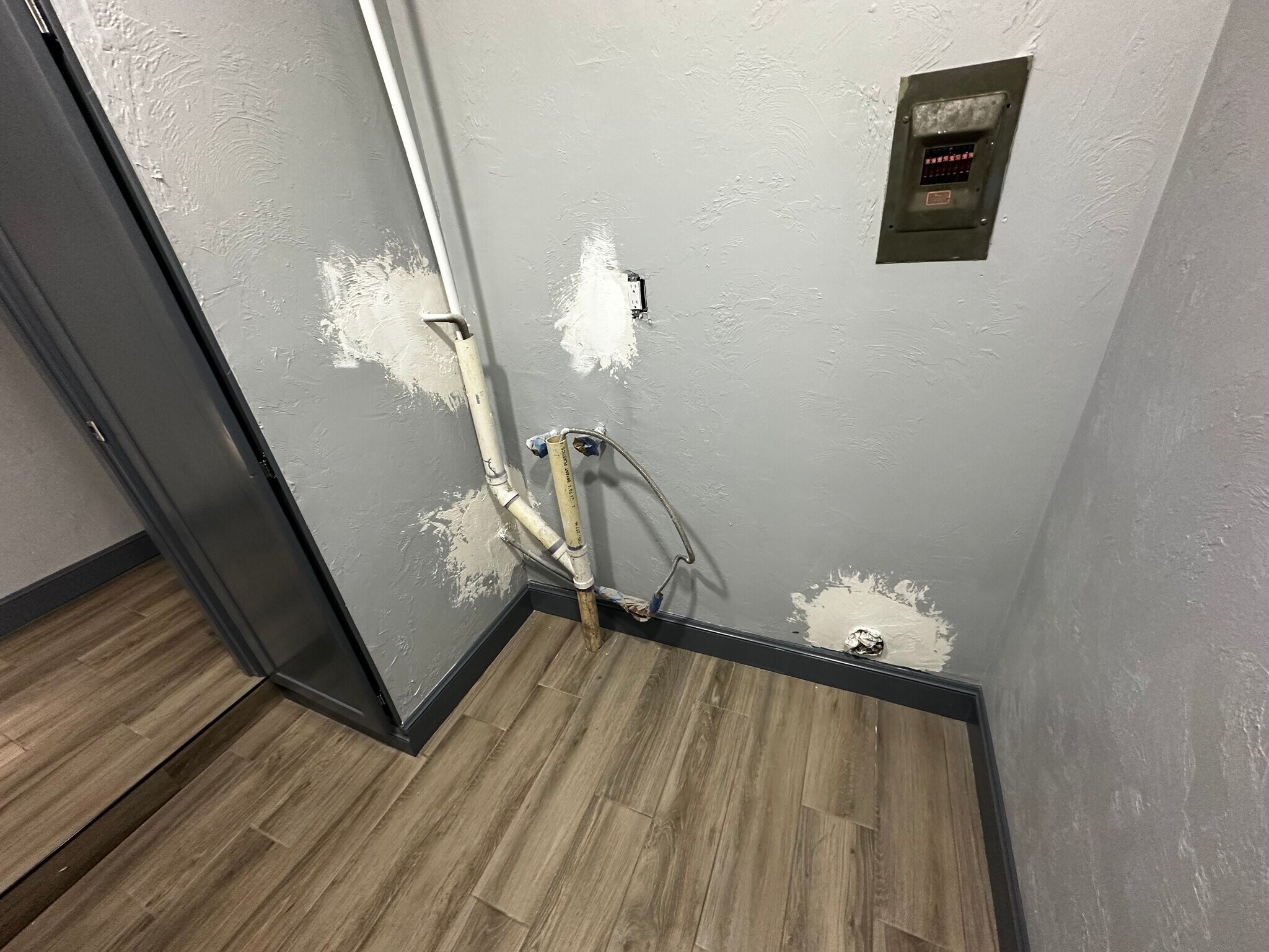 Building Photo - 2701 SW 65th St