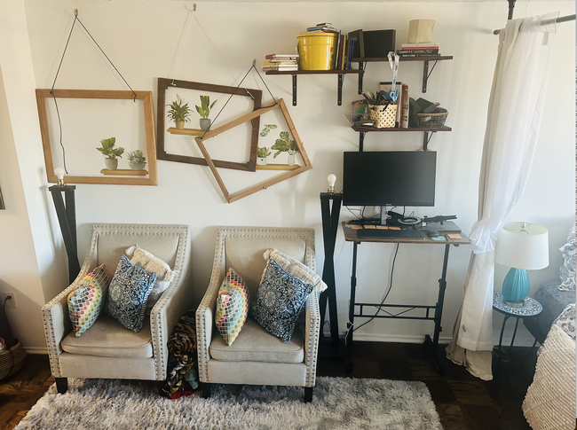 Living/workspace nook - 1311 Delaware Ave SW