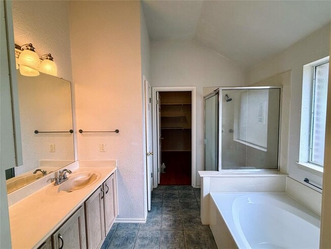 Building Photo - 8618 Columbia Falls Dr