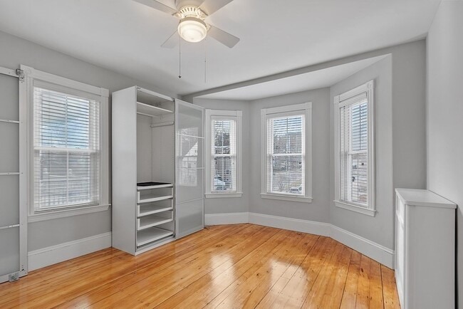 Building Photo - 270 Poplar St