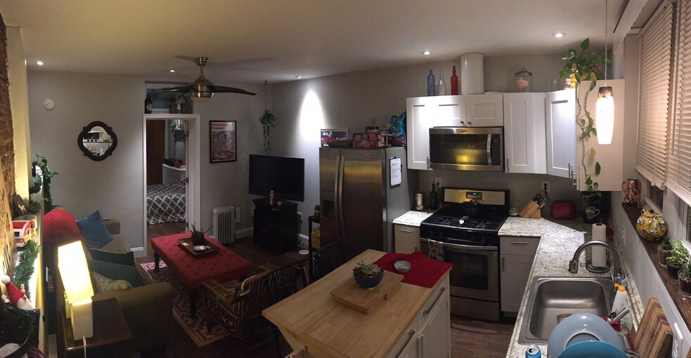 Kitchen/Living Room - 5113 Rochelle Ave