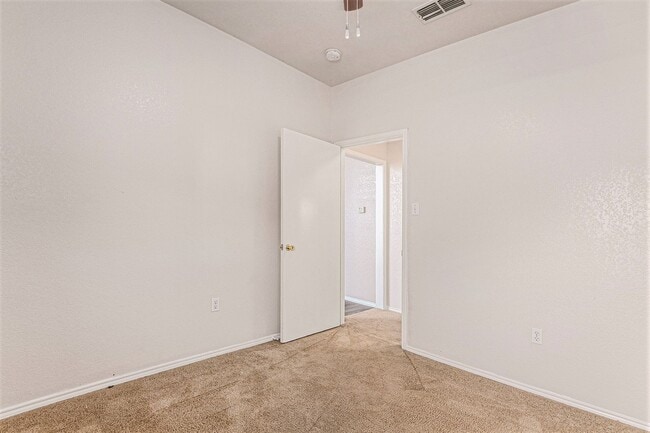 Building Photo - Discover your new home in this spacious 3-bedroom, 2-bath duplex located in the charming city of ...
