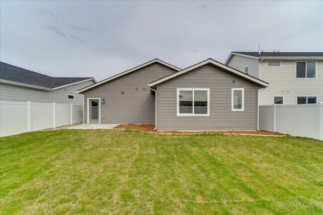 Building Photo - Charming 3 Bed and 2 Bath Home