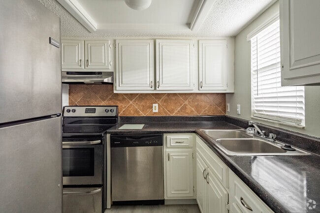 4348 Plaza Dr Holiday, FL - SUNBAY AT HOLIDAY APARTMENTS