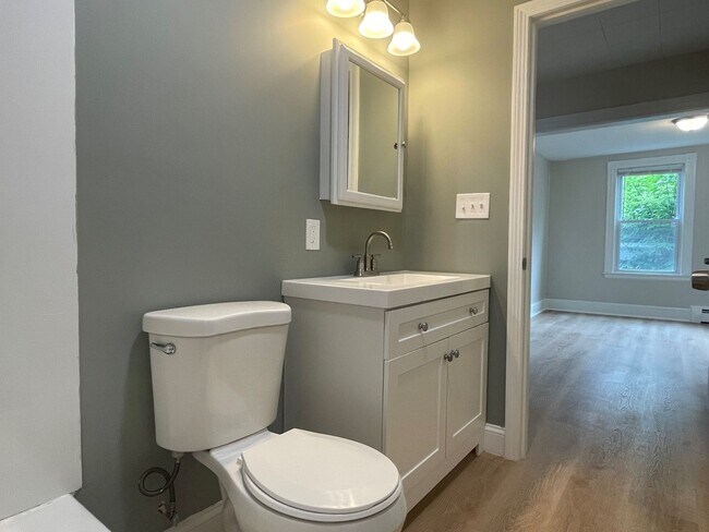 Building Photo - 38 Graham St