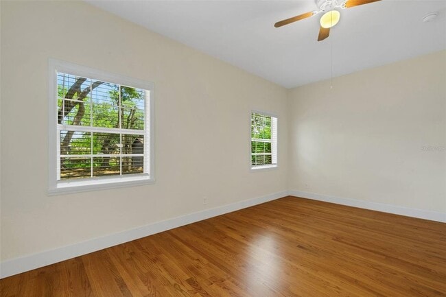Building Photo - 934 Vistabula St