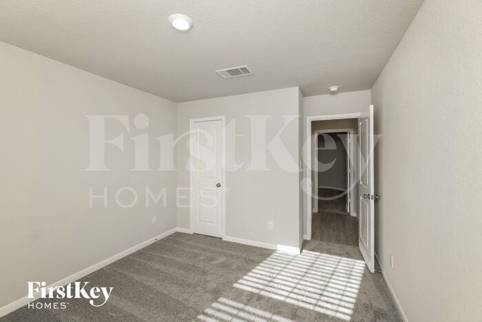 Building Photo - 6707 Hatchery Way