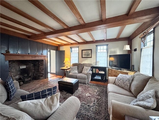 Building Photo - 9 Thames St