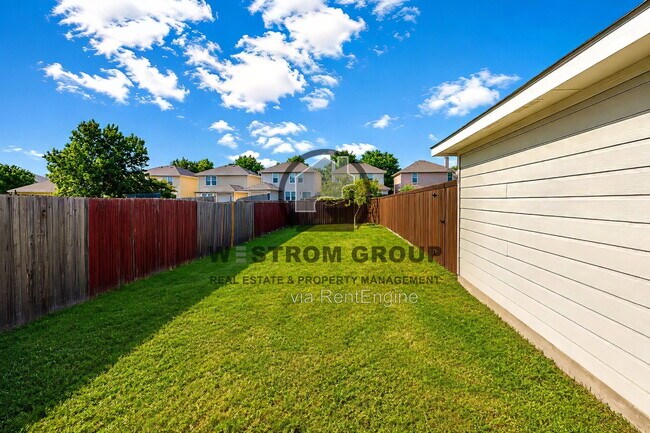 Building Photo - 7120 Planters Row Dr