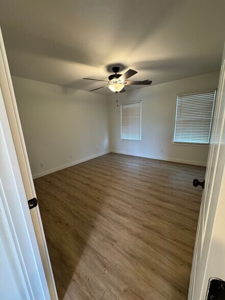 Building Photo - 1453 Oxford Pl
