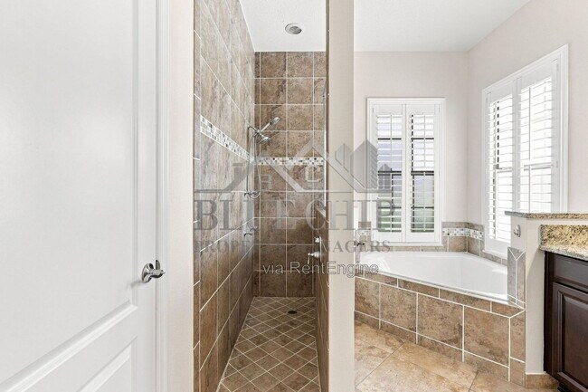 Building Photo - 10449 Henbury St