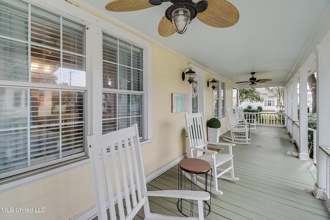 Building Photo - 176 Markham Dr