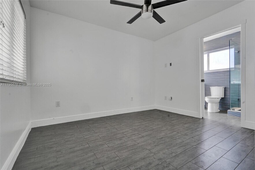 Building Photo - 9240 SW 54th St