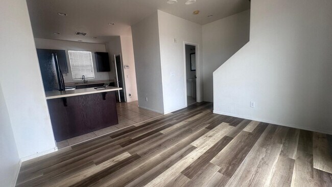 Building Photo - 7313 S 48th Dr