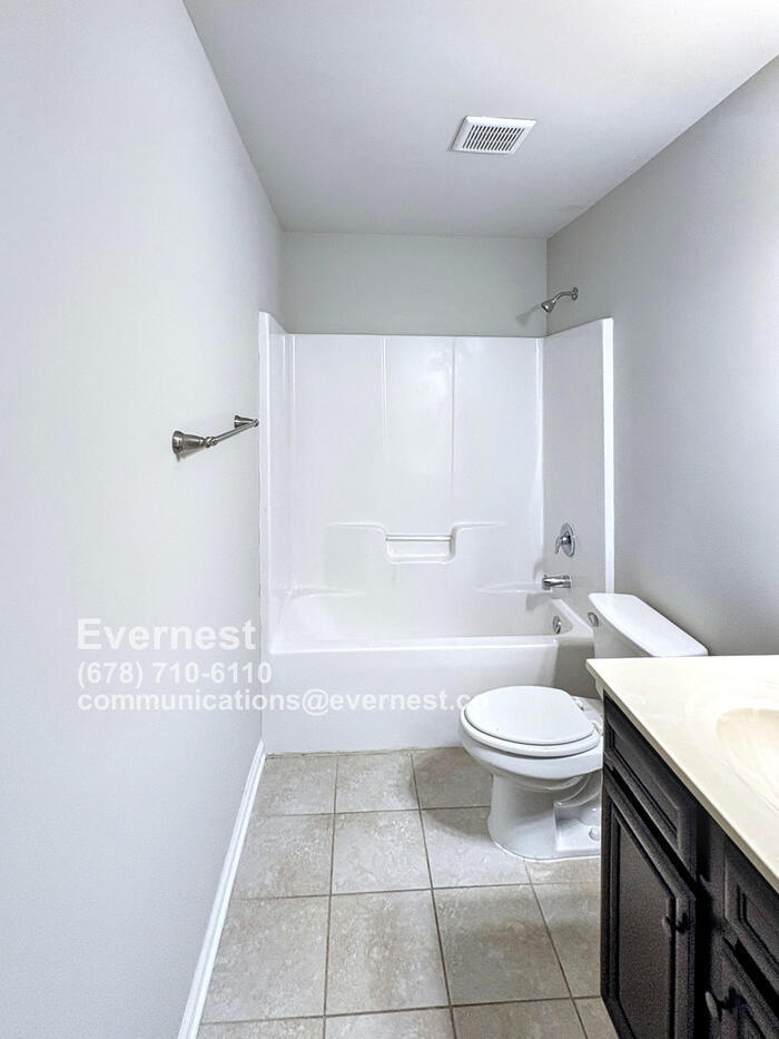 Building Photo - 144 Charolais Dr