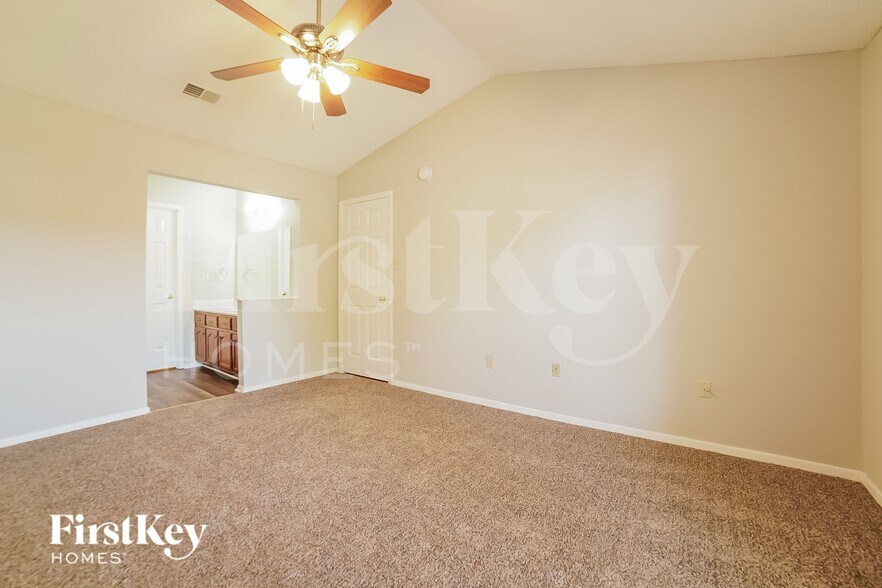 Building Photo - 7212 Layne Dr