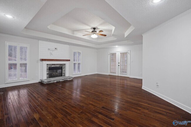 Building Photo - 203 Arrowfeather Dr