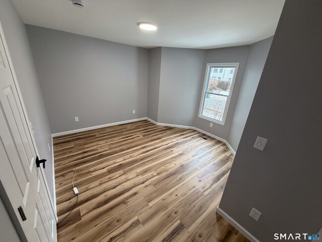 Building Photo - 228 Holly St