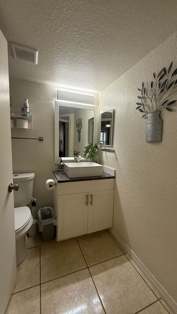 Building Photo - Charming 1bed 1bath Condo in Kissimmee