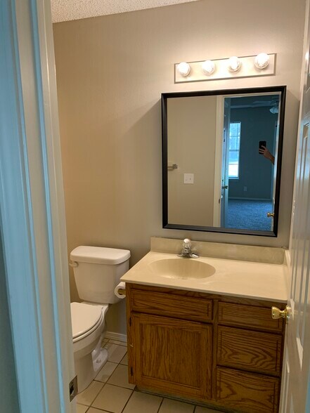 Building Photo - 507A Camellia Dr