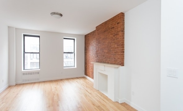 Living Room - 303 E 71st St