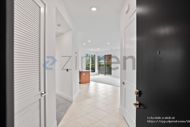 Building Photo - 308 Torrey Pine Terrace