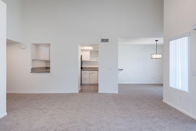 Building Photo - 35200 Cathedral Canyon Dr