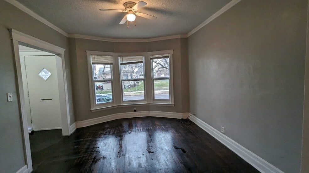 Building Photo - 536 Holbrook St