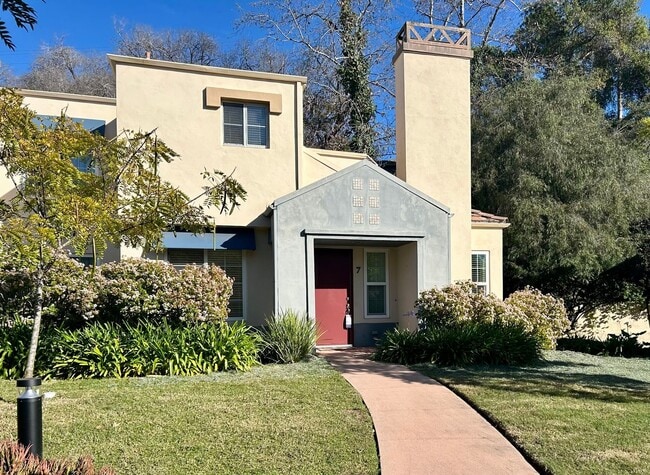 Building Photo - San Roque 3 Bedroom Townhouse - Available Now