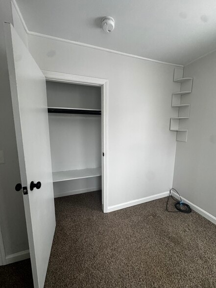 Building Photo - 150 Ethan Allen Pky