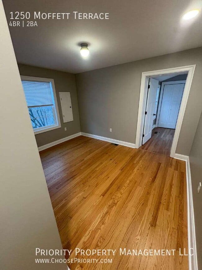 Building Photo - 1250 Moffett Terrace