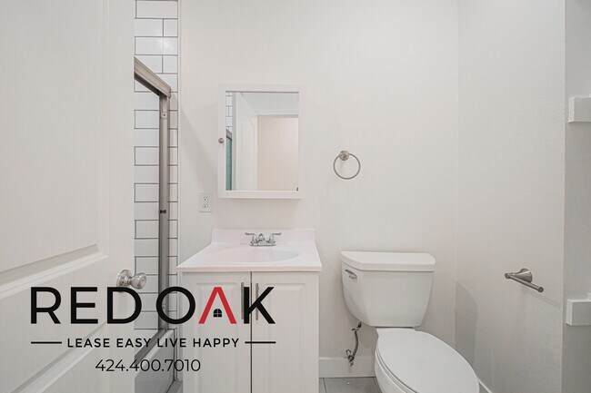 Building Photo - 1611 Oak St