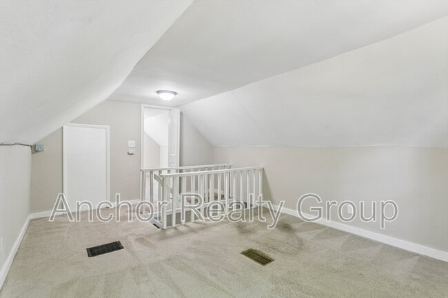 Building Photo - 7730 Ruthven Rd