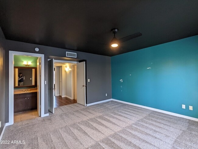 Building Photo - 10044 N 39th Ln