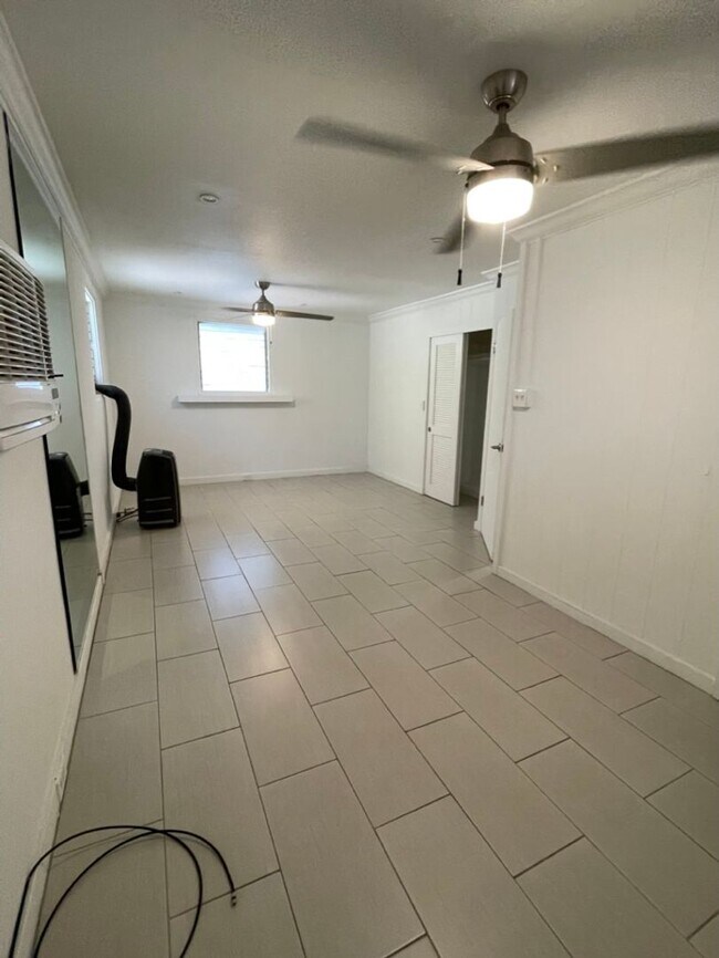 Building Photo - 2 Bedroom, 1 Bath House Across The Street ...