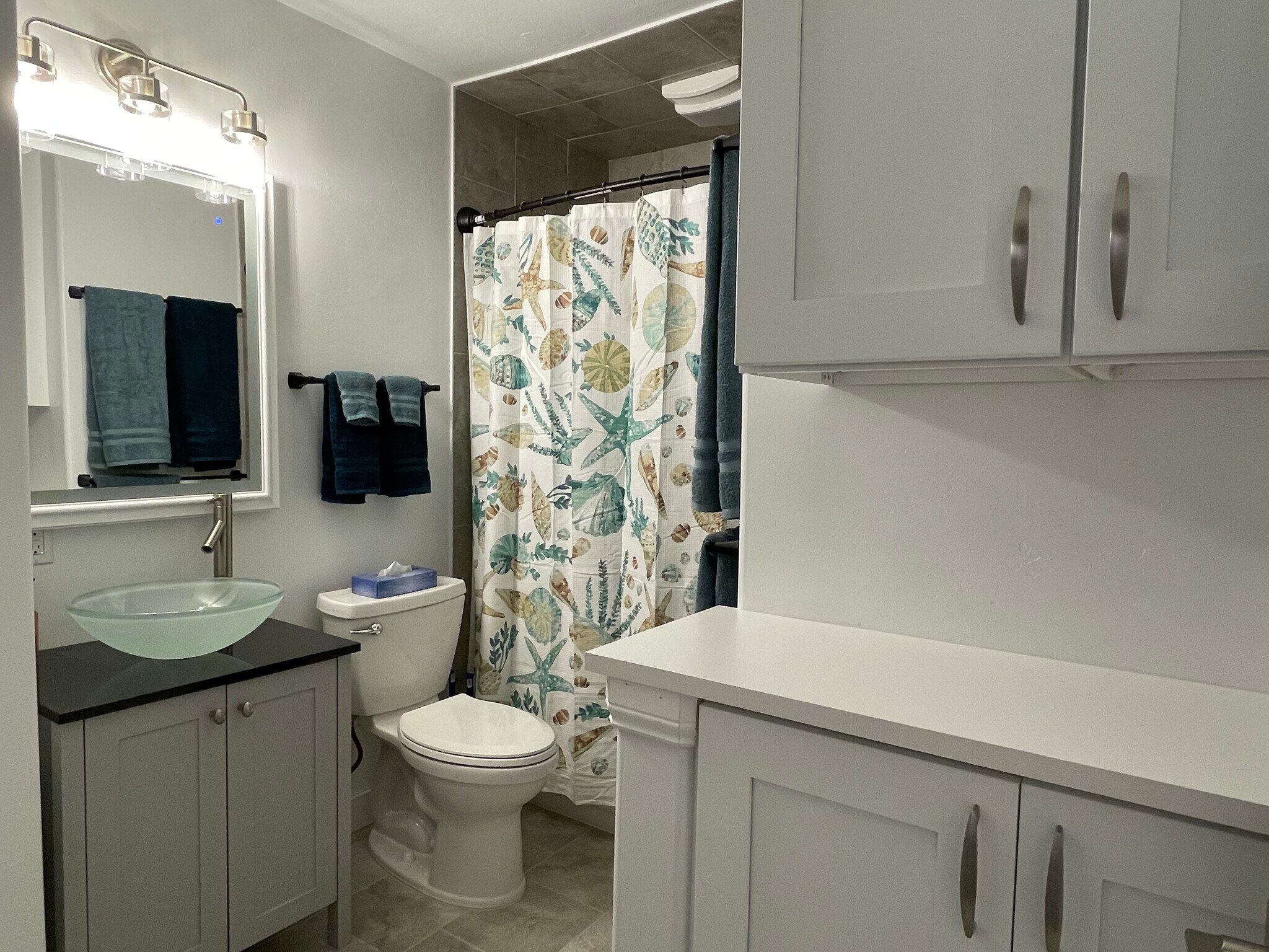 Building Photo - 1038 S Knollwood Dr